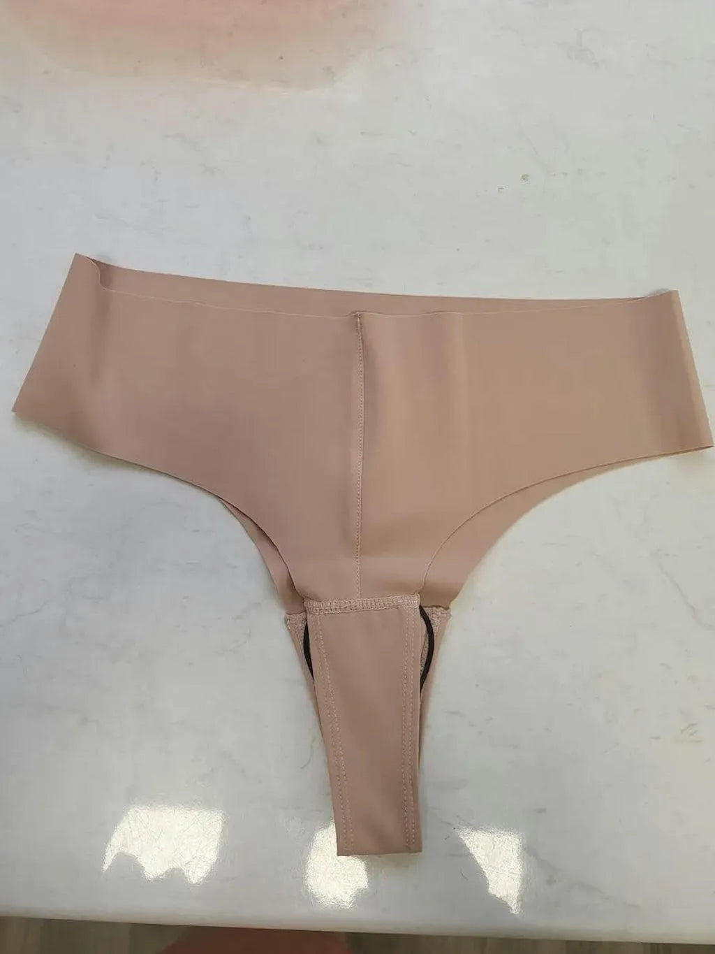 CelluMove customer wearing the seamless thong