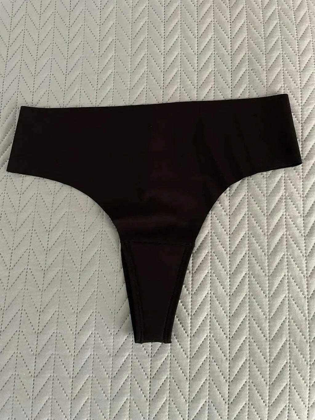 CelluMove customer wearing the seamless thong