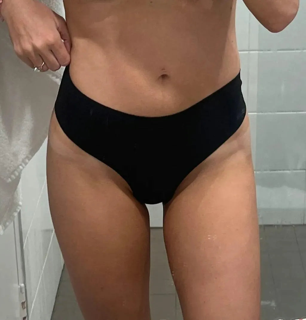CelluMove customer wearing the seamless thong