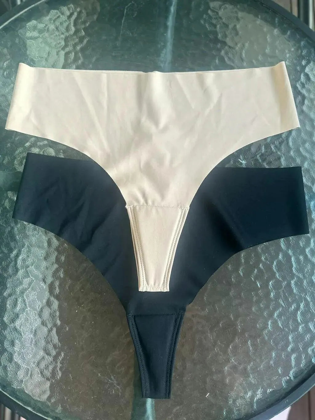 CelluMove customer wearing the seamless thong