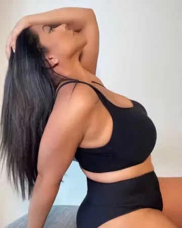 CelluMove customer wearing the 3D support bra